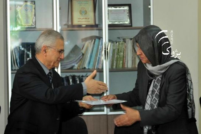 تفاهمنامه حمایت و تقویت زبان های ملی کشور امضا شد